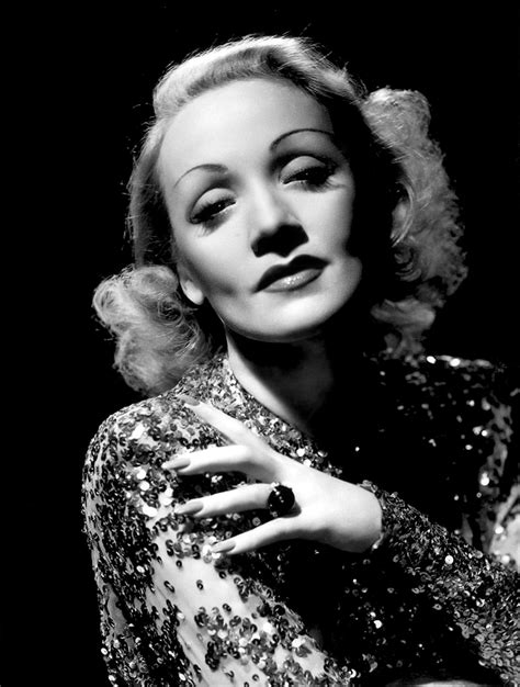 Is The Scarlet Empress Starring Marlene Dietrich Really Worth Your Time? Glamour, Betrayal and Forbidden Love!